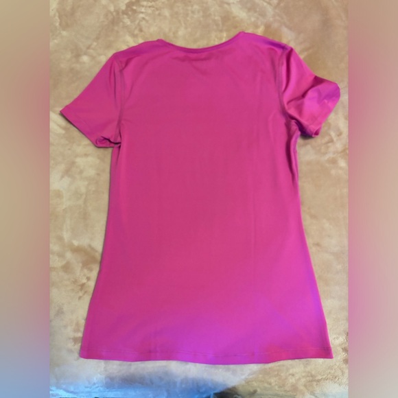 Nike Women’s Dri-Fit fitted T-Shirt - Picture 2 of 4